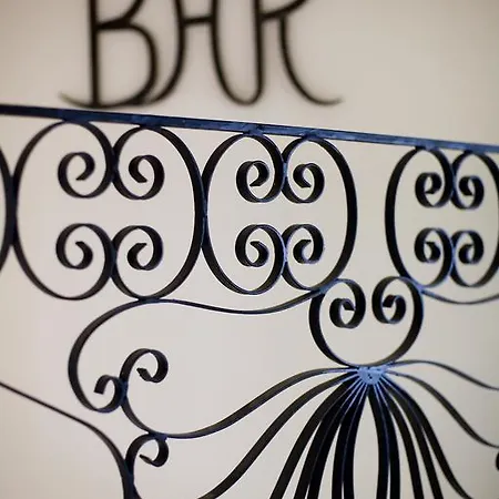 Stazione Reale Hotel 2*